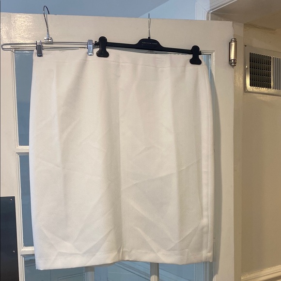 Dresses & Skirts - Size 24W inseam 29 inches skirt good condition